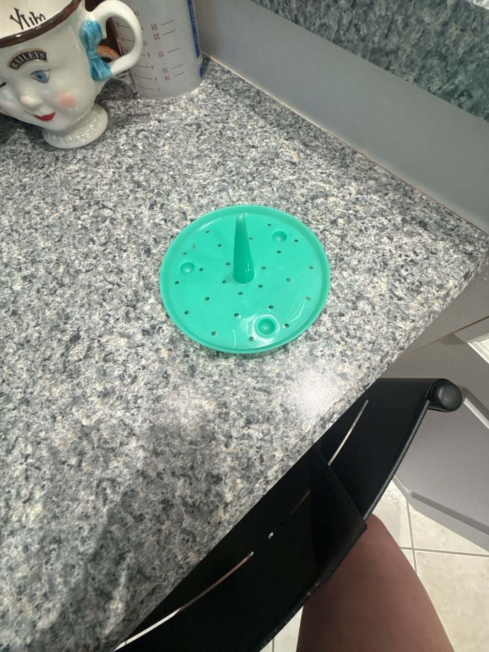 Tupperware Crisp It Lettuce Keeper Green Insert Spike
